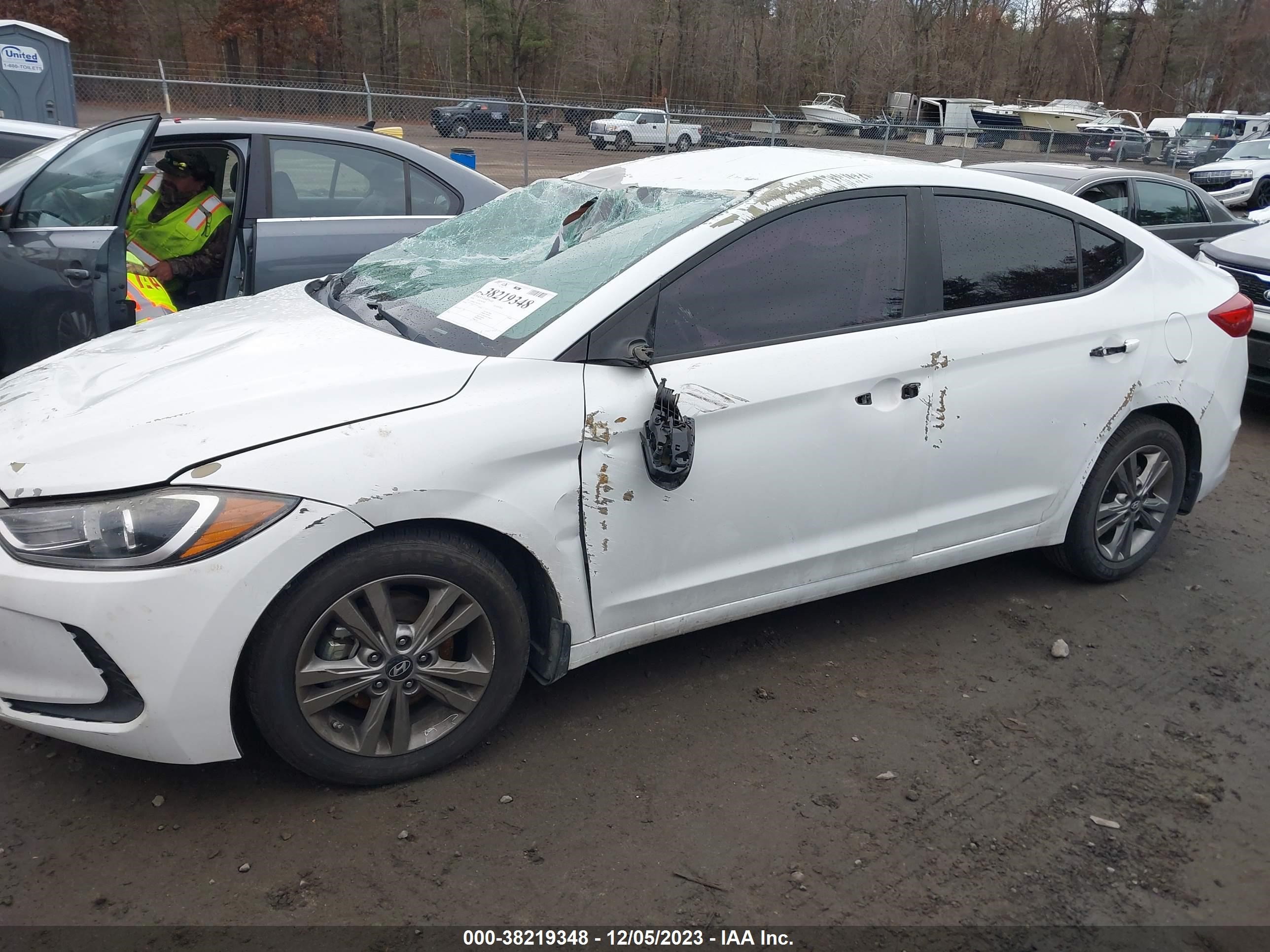 Photo 12 VIN: 5NPD84LF7JH221021 - HYUNDAI ELANTRA 