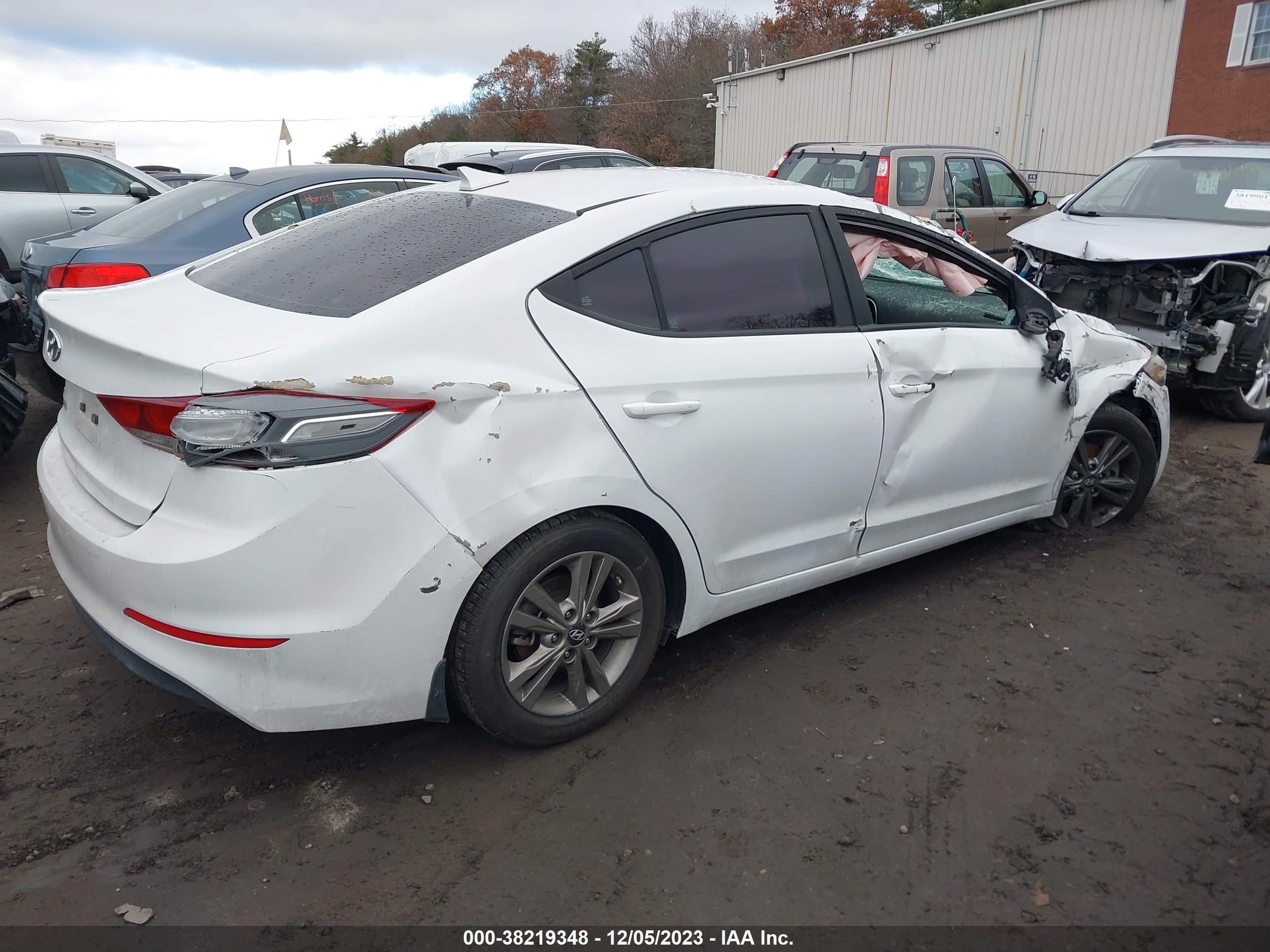 Photo 3 VIN: 5NPD84LF7JH221021 - HYUNDAI ELANTRA 