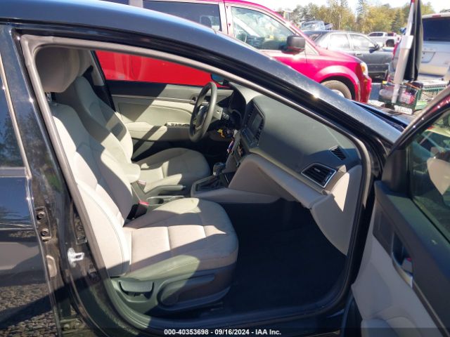 Photo 4 VIN: 5NPD84LF7JH249918 - HYUNDAI ELANTRA 