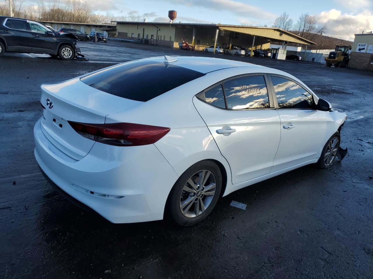 Photo 2 VIN: 5NPD84LF7JH254066 - HYUNDAI ELANTRA 