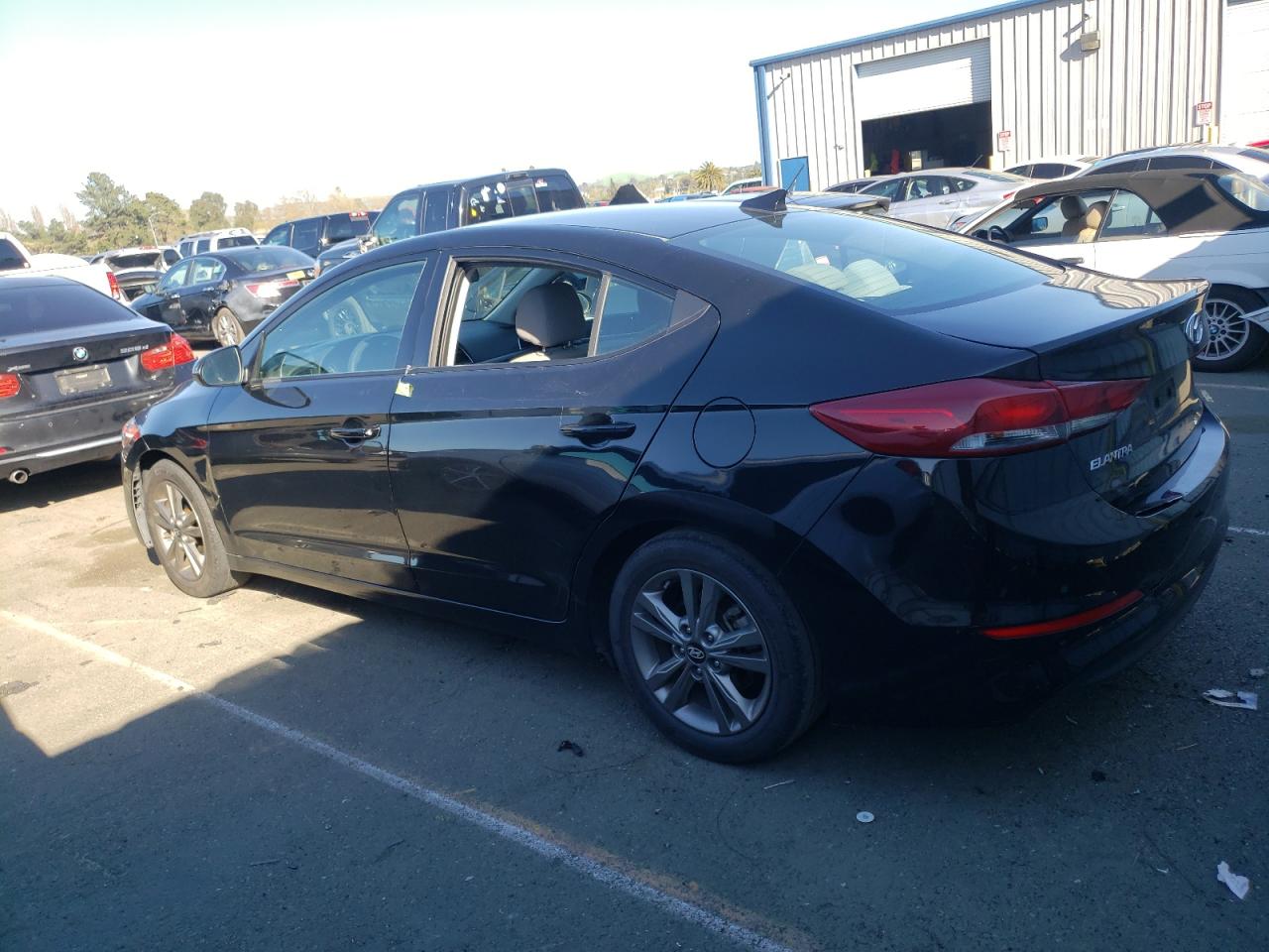 Photo 1 VIN: 5NPD84LF7JH266878 - HYUNDAI ELANTRA 