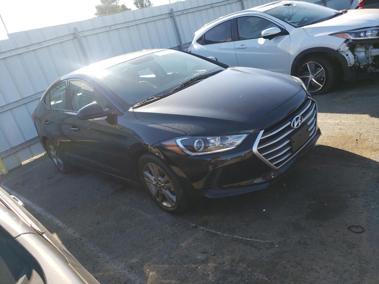 Photo 3 VIN: 5NPD84LF7JH266878 - HYUNDAI ELANTRA 