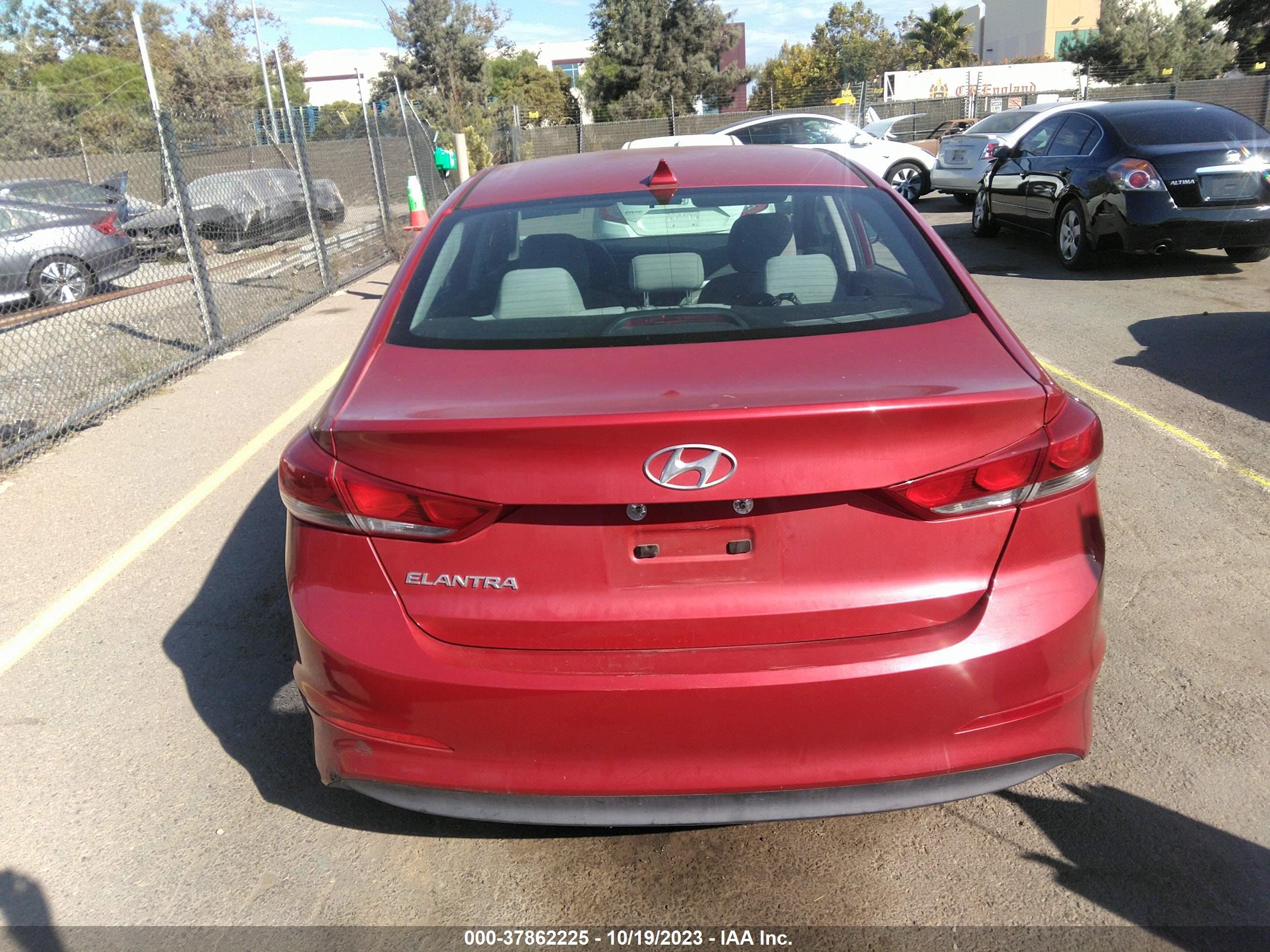 Photo 14 VIN: 5NPD84LF7JH288380 - HYUNDAI ELANTRA 