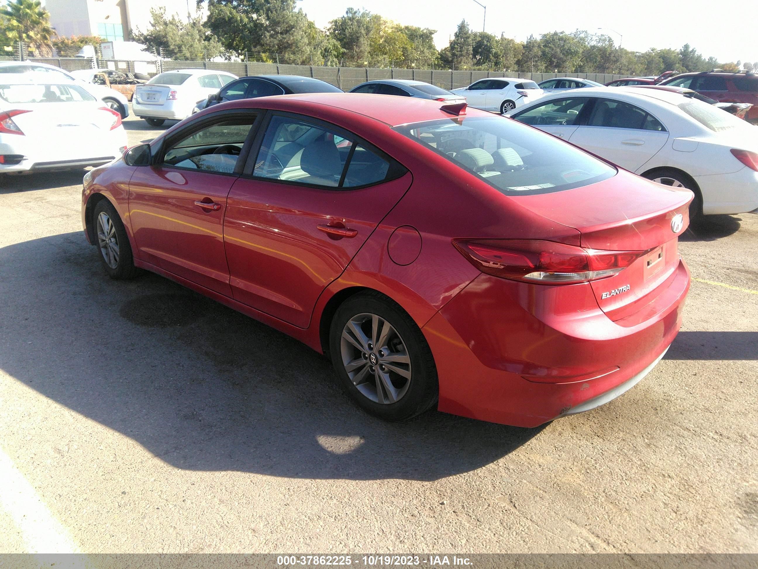 Photo 2 VIN: 5NPD84LF7JH288380 - HYUNDAI ELANTRA 