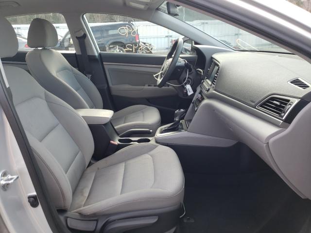 Photo 4 VIN: 5NPD84LF7JH300575 - HYUNDAI ELANTRA SE 