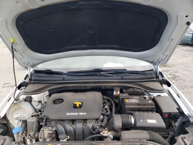 Photo 6 VIN: 5NPD84LF7JH300575 - HYUNDAI ELANTRA SE 