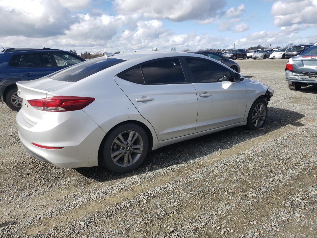 Photo 2 VIN: 5NPD84LF7JH315285 - HYUNDAI ELANTRA 