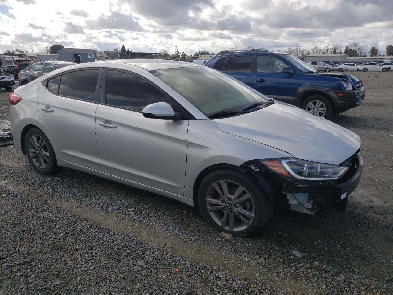 Photo 3 VIN: 5NPD84LF7JH315285 - HYUNDAI ELANTRA 