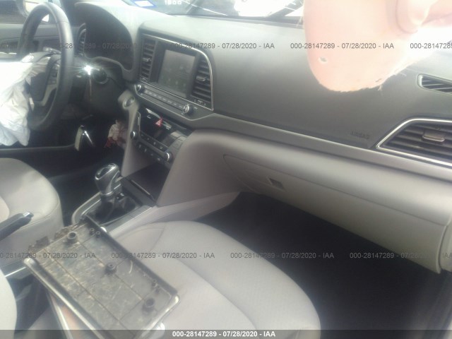 Photo 4 VIN: 5NPD84LF7JH321068 - HYUNDAI ELANTRA 