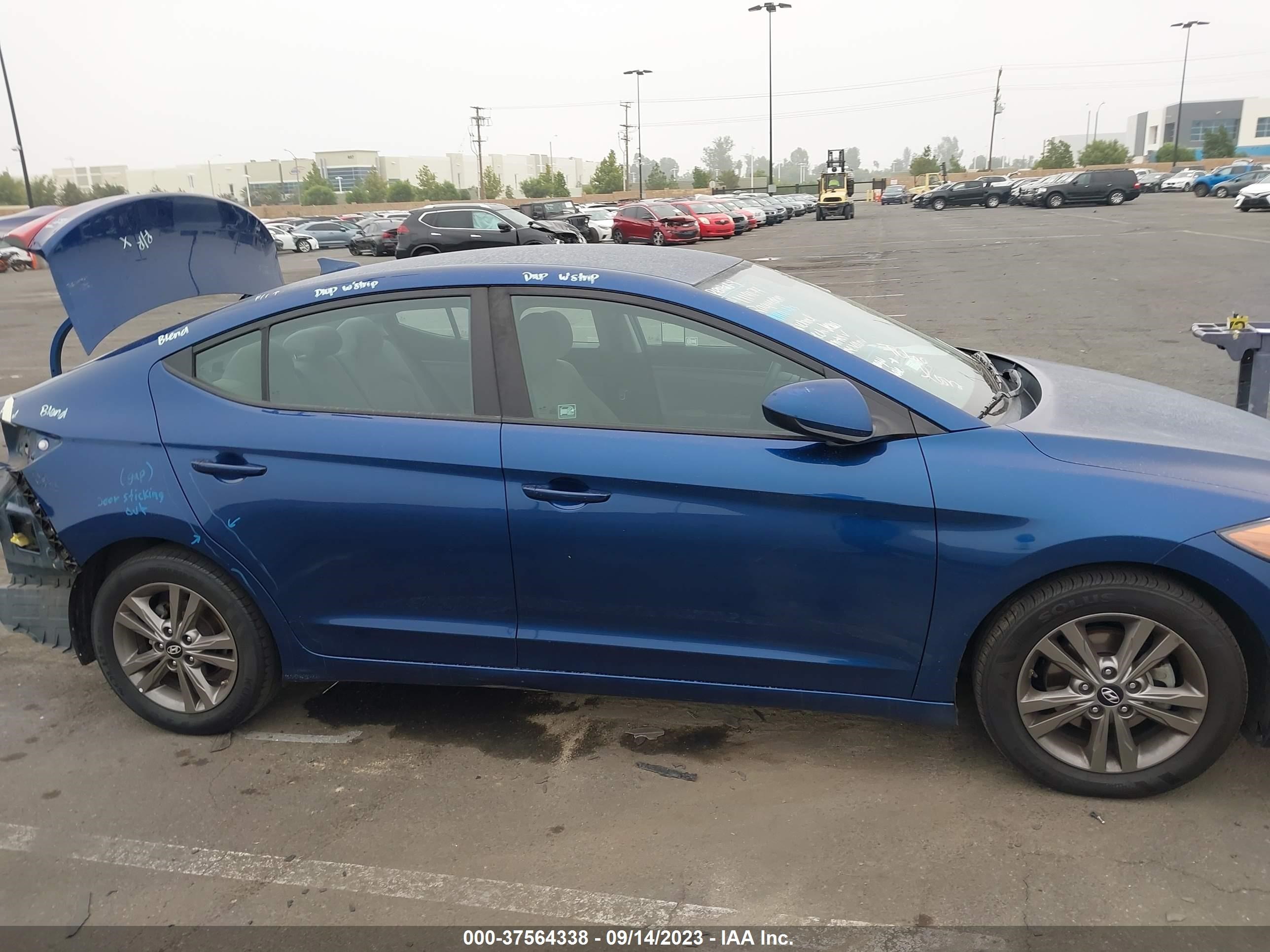 Photo 12 VIN: 5NPD84LF7JH353552 - HYUNDAI ELANTRA 