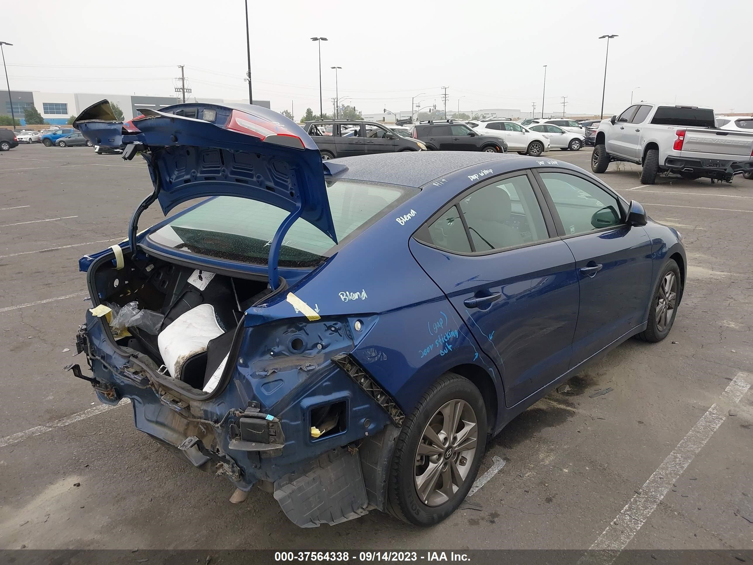 Photo 3 VIN: 5NPD84LF7JH353552 - HYUNDAI ELANTRA 