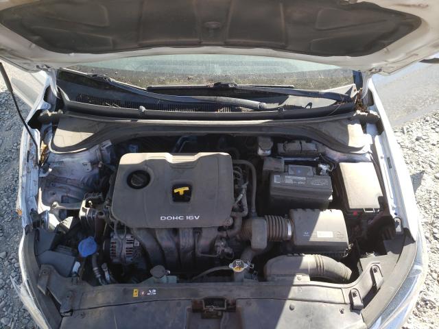 Photo 6 VIN: 5NPD84LF7JH359027 - HYUNDAI ELANTRA 