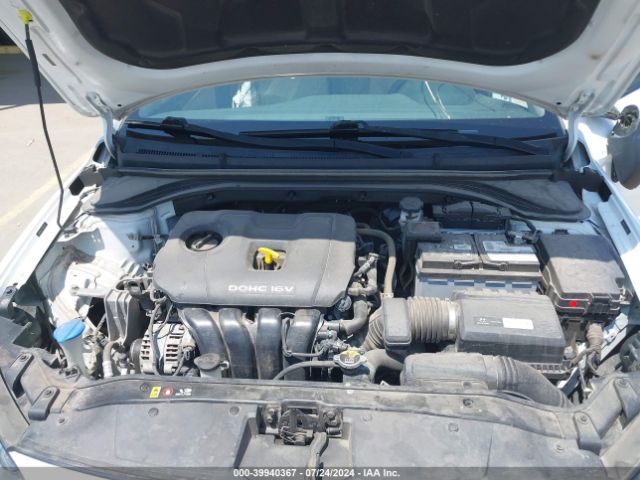 Photo 9 VIN: 5NPD84LF7JH382792 - HYUNDAI ELANTRA 