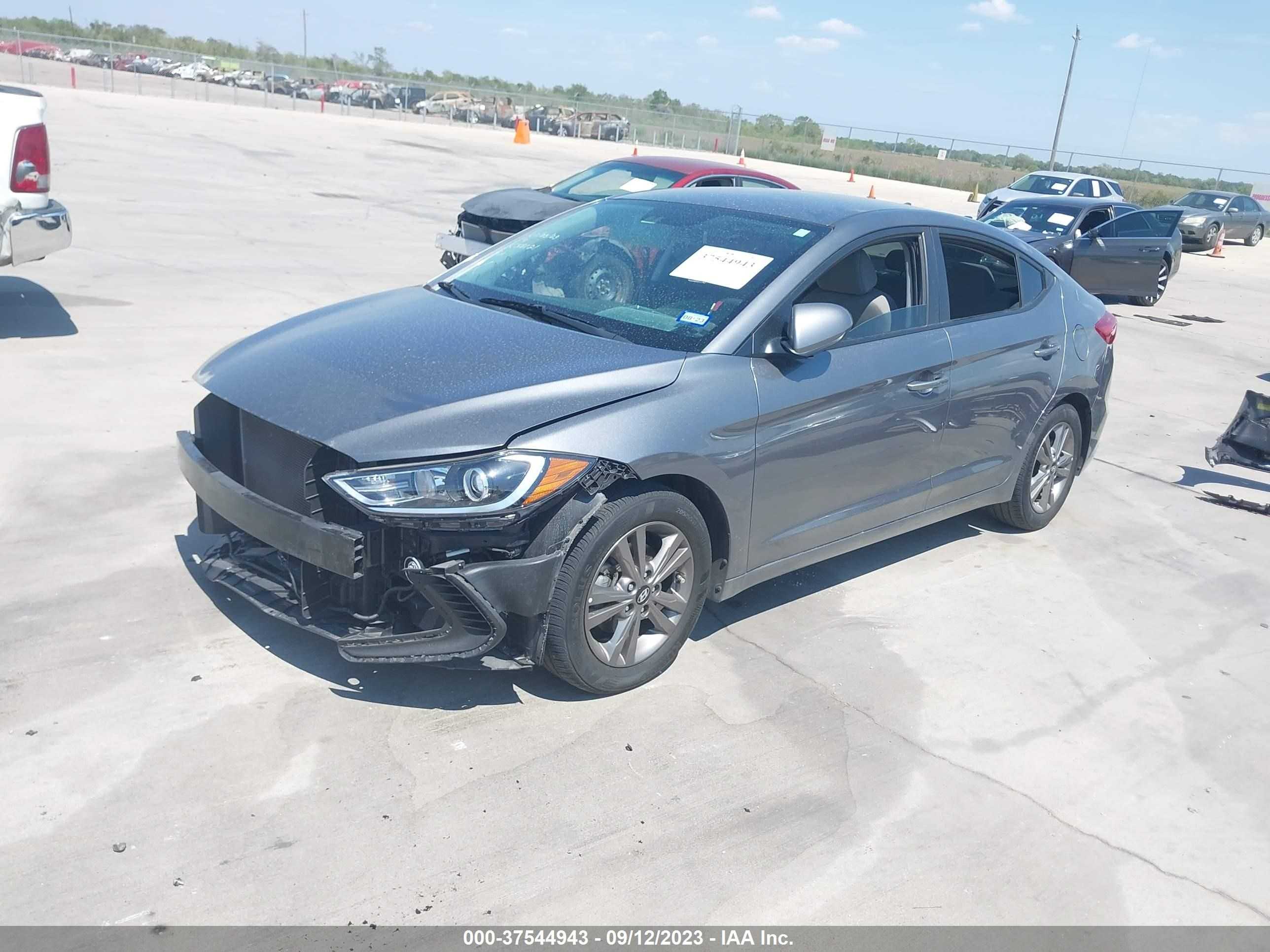 Photo 1 VIN: 5NPD84LF7JH383330 - HYUNDAI ELANTRA 