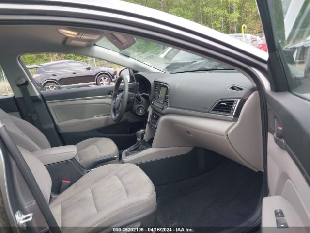 Photo 4 VIN: 5NPD84LF7JH387796 - HYUNDAI ELANTRA 