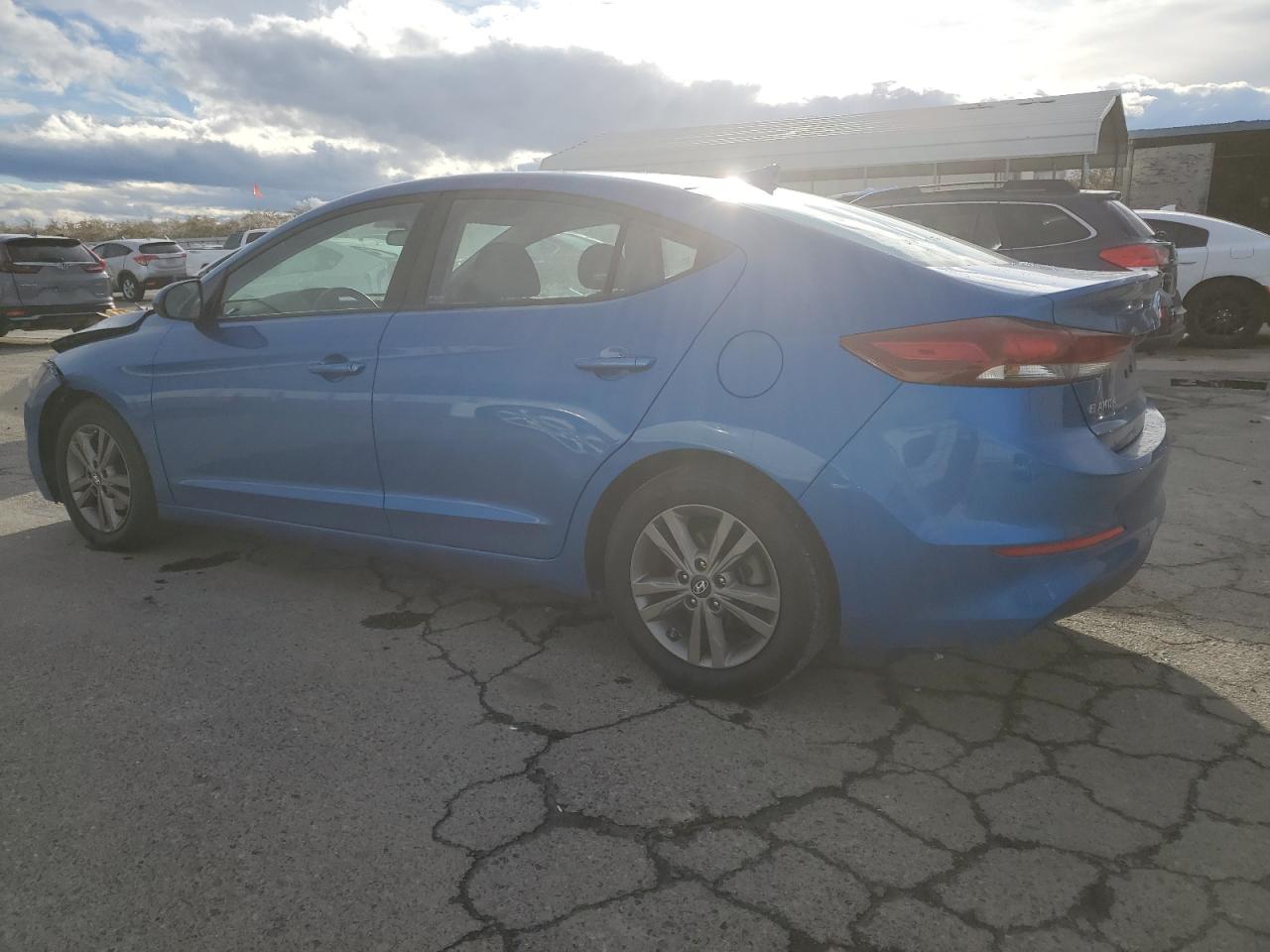 Photo 1 VIN: 5NPD84LF7JH392982 - HYUNDAI ELANTRA 