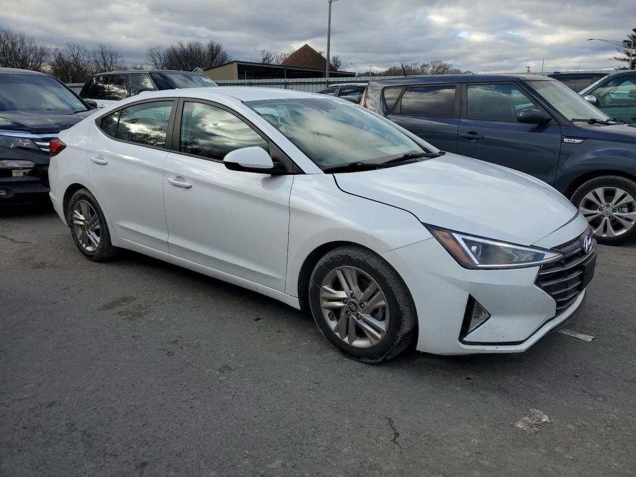 Photo 3 VIN: 5NPD84LF7KH402234 - HYUNDAI ELANTRA 