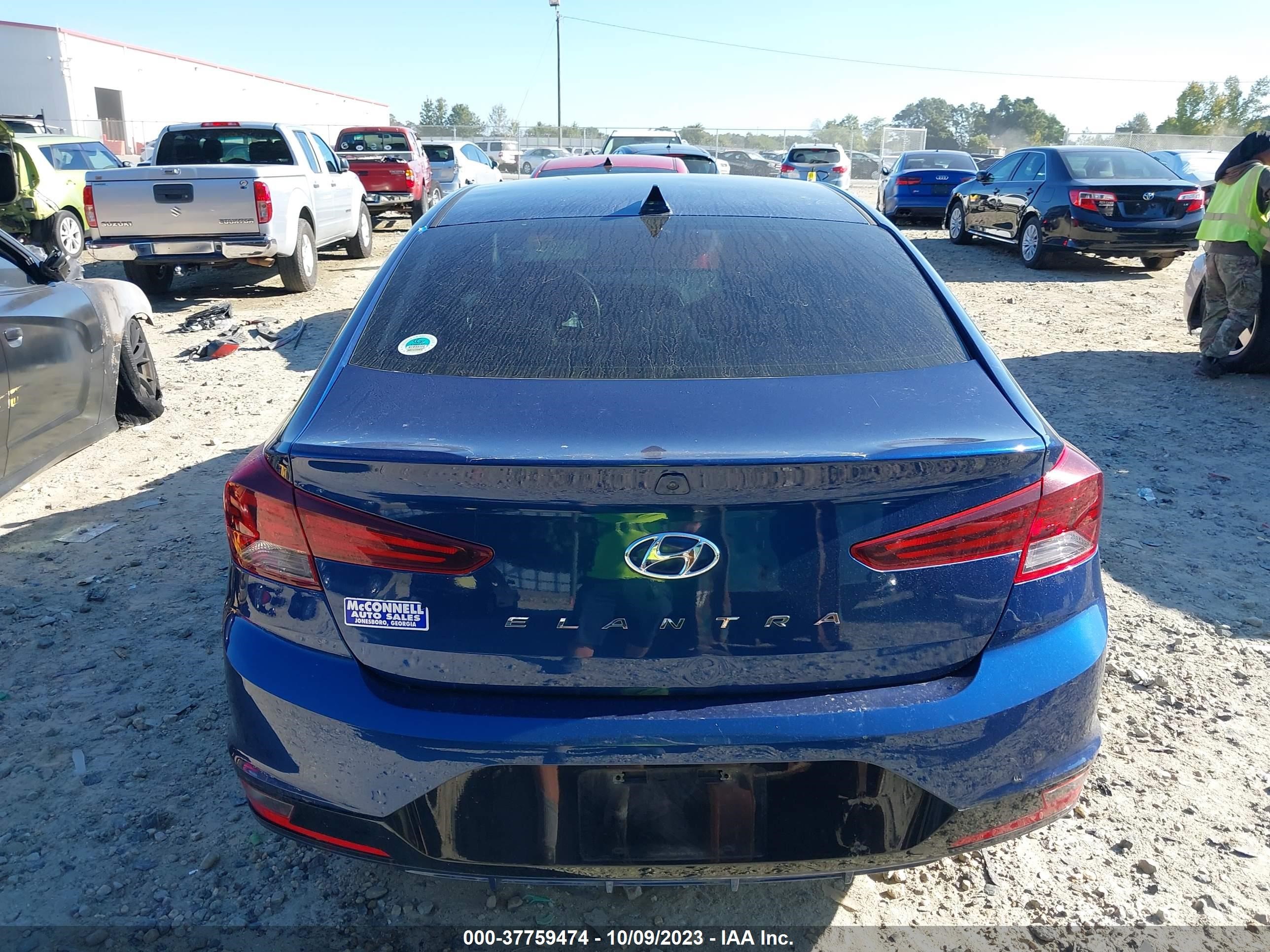 Photo 16 VIN: 5NPD84LF7KH406770 - HYUNDAI ELANTRA 