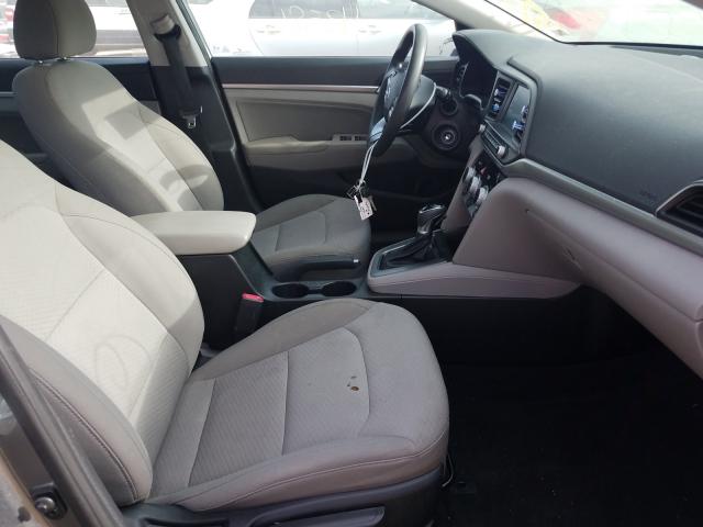 Photo 4 VIN: 5NPD84LF7KH407921 - HYUNDAI ELANTRA SE 