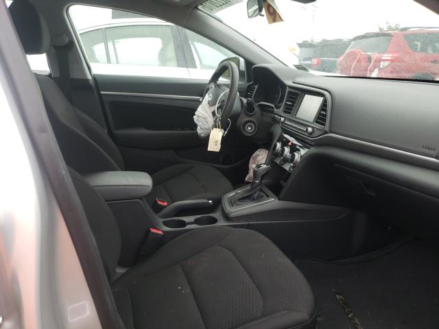 Photo 4 VIN: 5NPD84LF7KH416926 - HYUNDAI ELANTRA SE 