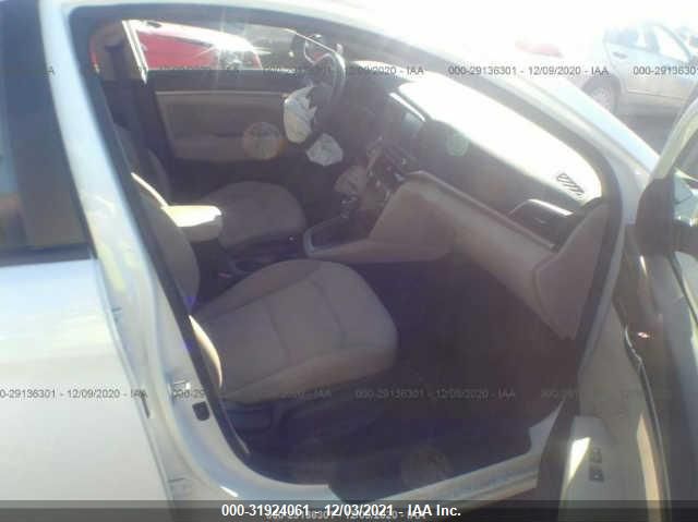 Photo 4 VIN: 5NPD84LF7KH419552 - HYUNDAI ELANTRA 