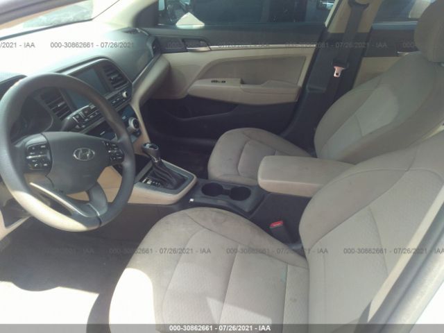 Photo 4 VIN: 5NPD84LF7KH437209 - HYUNDAI ELANTRA 