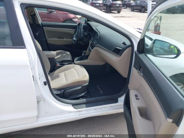 Photo 4 VIN: 5NPD84LF7KH443561 - HYUNDAI ELANTRA 