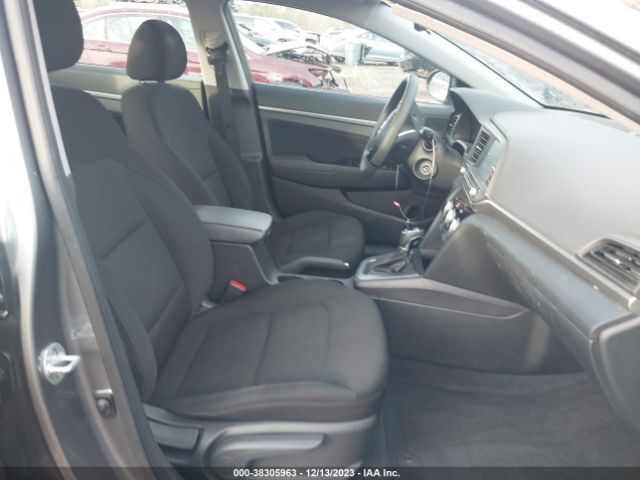 Photo 4 VIN: 5NPD84LF7KH451501 - HYUNDAI ELANTRA 