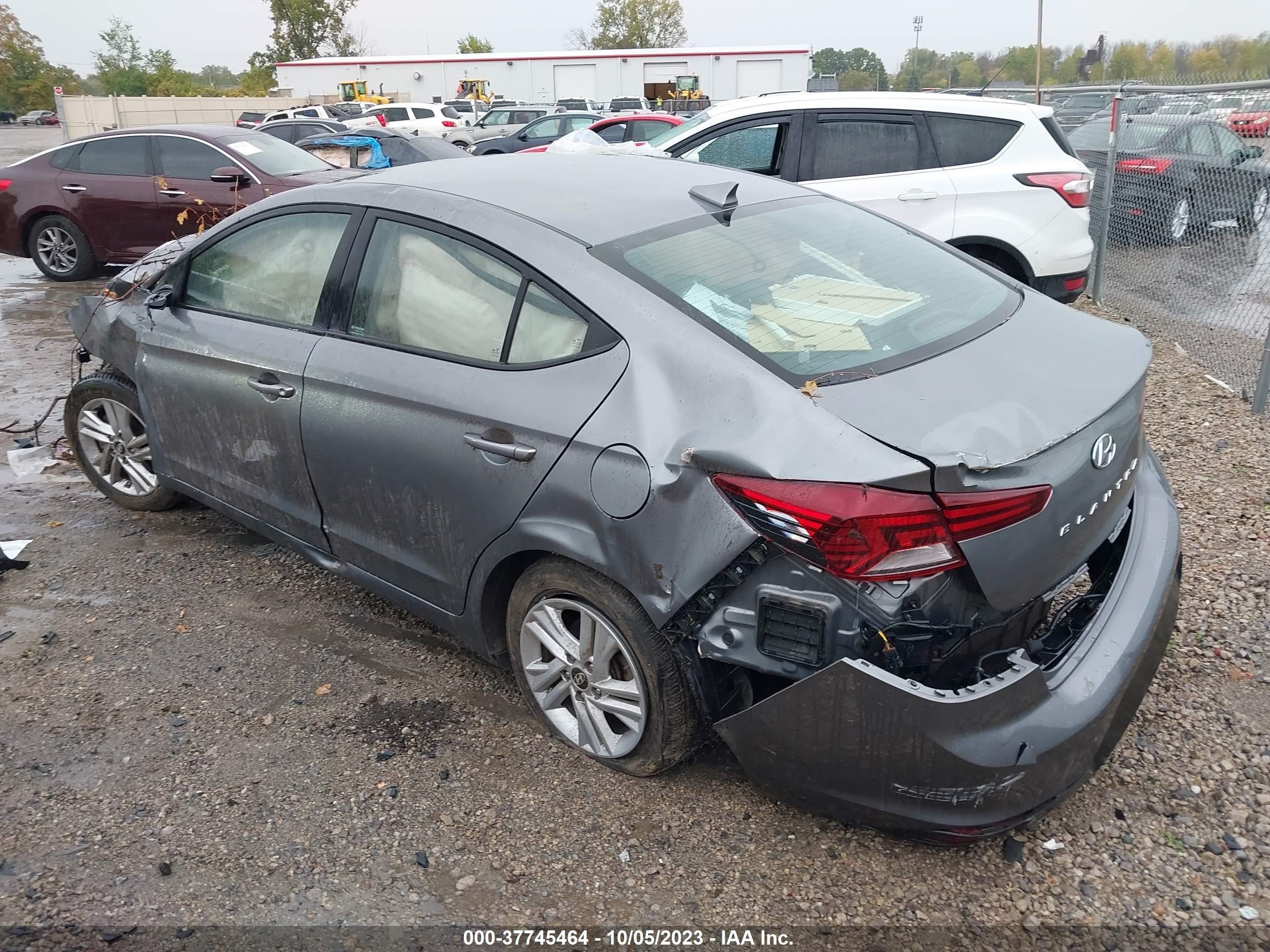 Photo 2 VIN: 5NPD84LF7KH456102 - HYUNDAI ELANTRA 