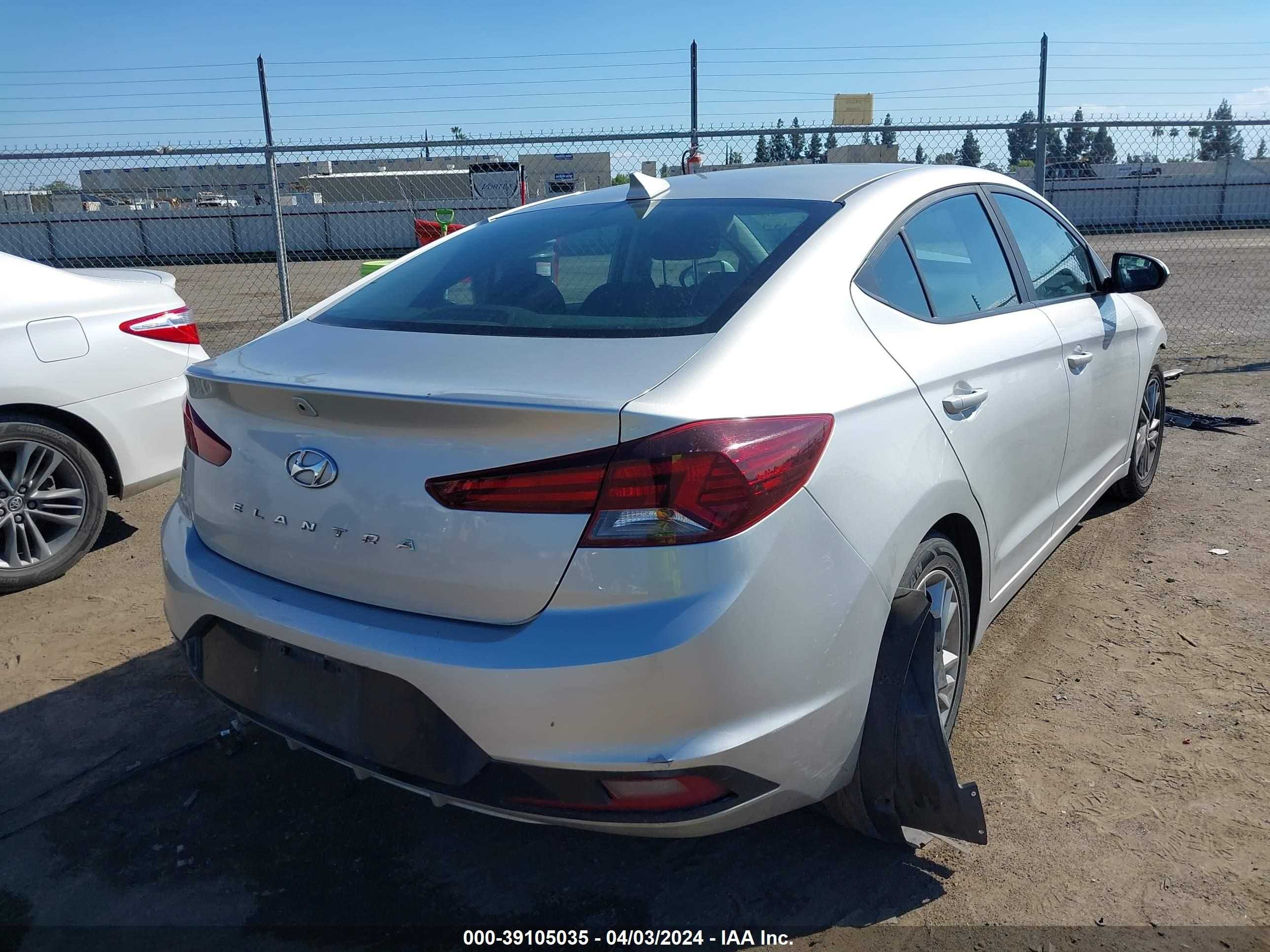 Photo 2 VIN: 5NPD84LF7KH460165 - HYUNDAI ELANTRA 