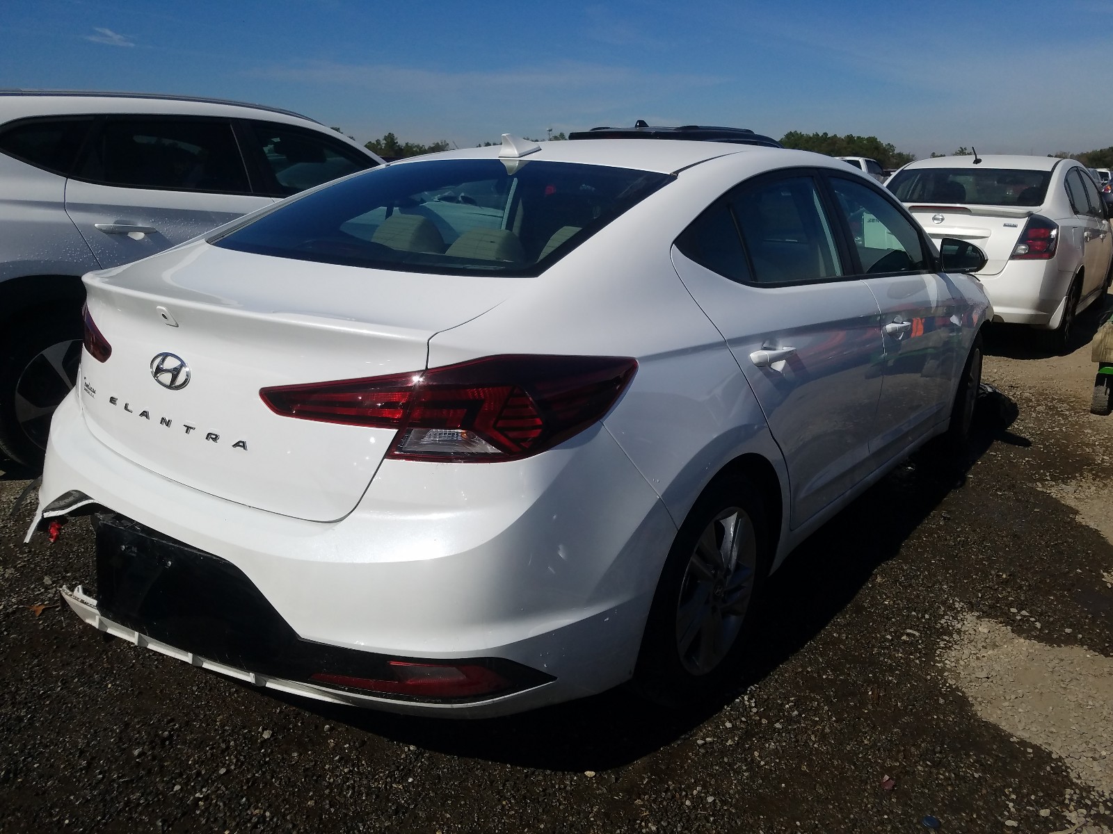 Photo 3 VIN: 5NPD84LF7KH461252 - HYUNDAI ELANTRA SE 