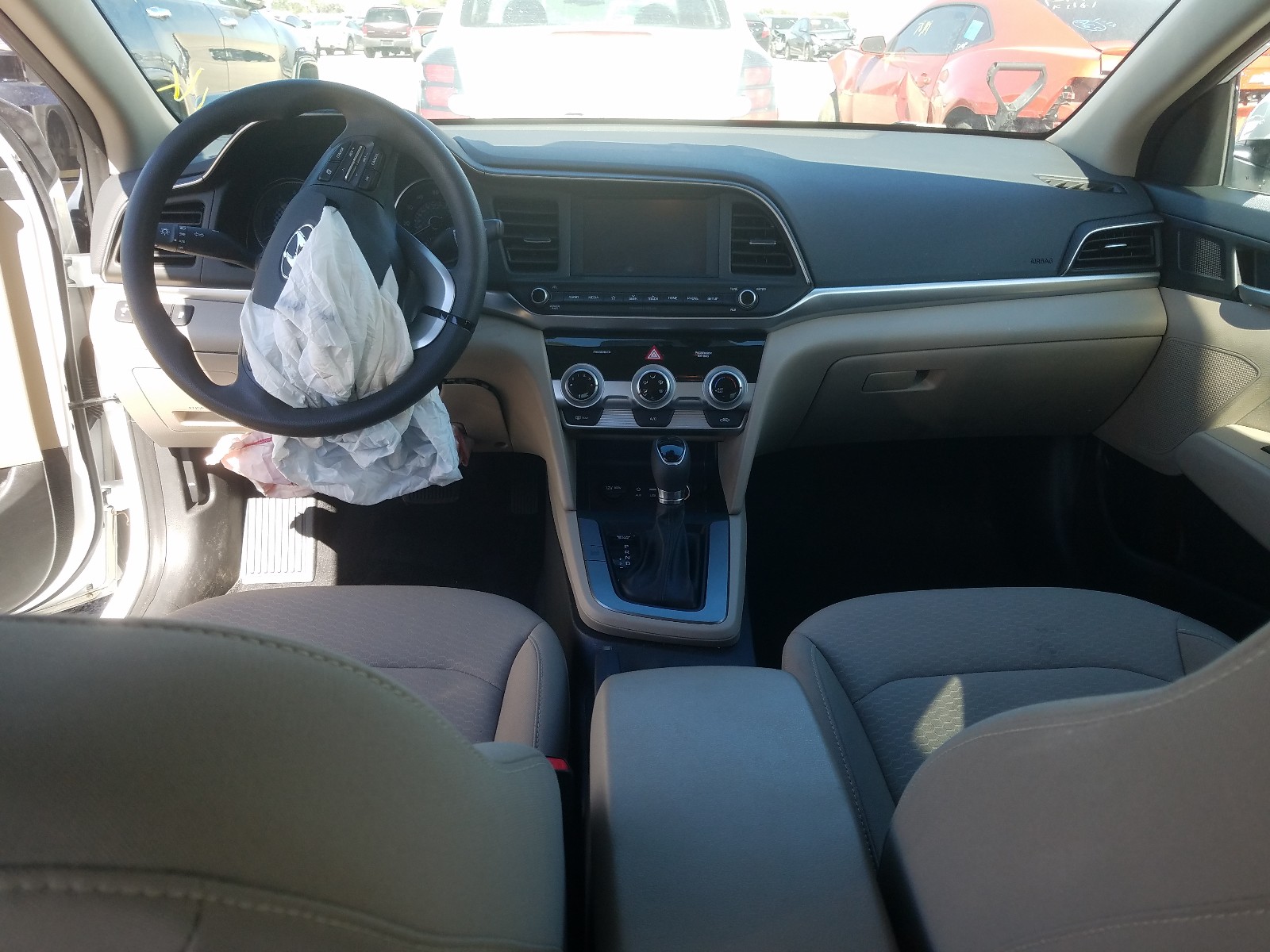 Photo 8 VIN: 5NPD84LF7KH461252 - HYUNDAI ELANTRA SE 