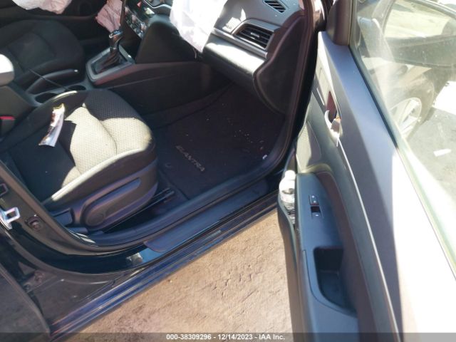 Photo 4 VIN: 5NPD84LF7KH467536 - HYUNDAI ELANTRA 