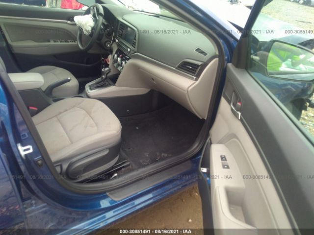 Photo 4 VIN: 5NPD84LF7KH469559 - HYUNDAI ELANTRA 