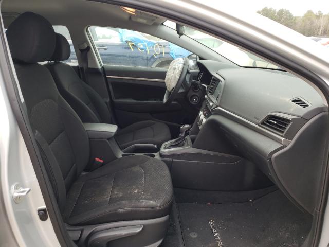 Photo 4 VIN: 5NPD84LF7KH476706 - HYUNDAI ELANTRA SE 