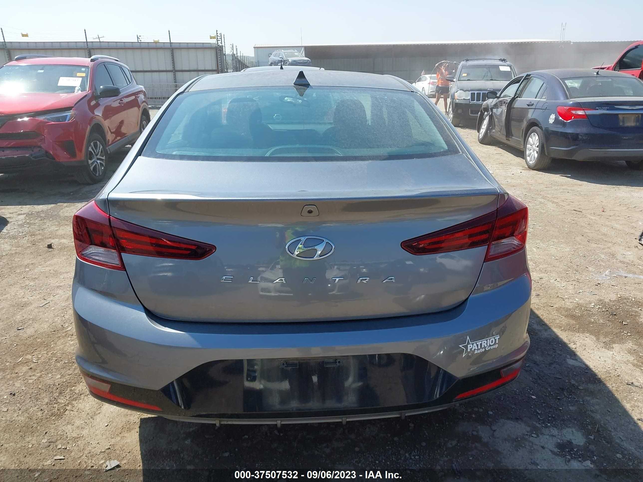 Photo 16 VIN: 5NPD84LF7LH516610 - HYUNDAI ELANTRA 