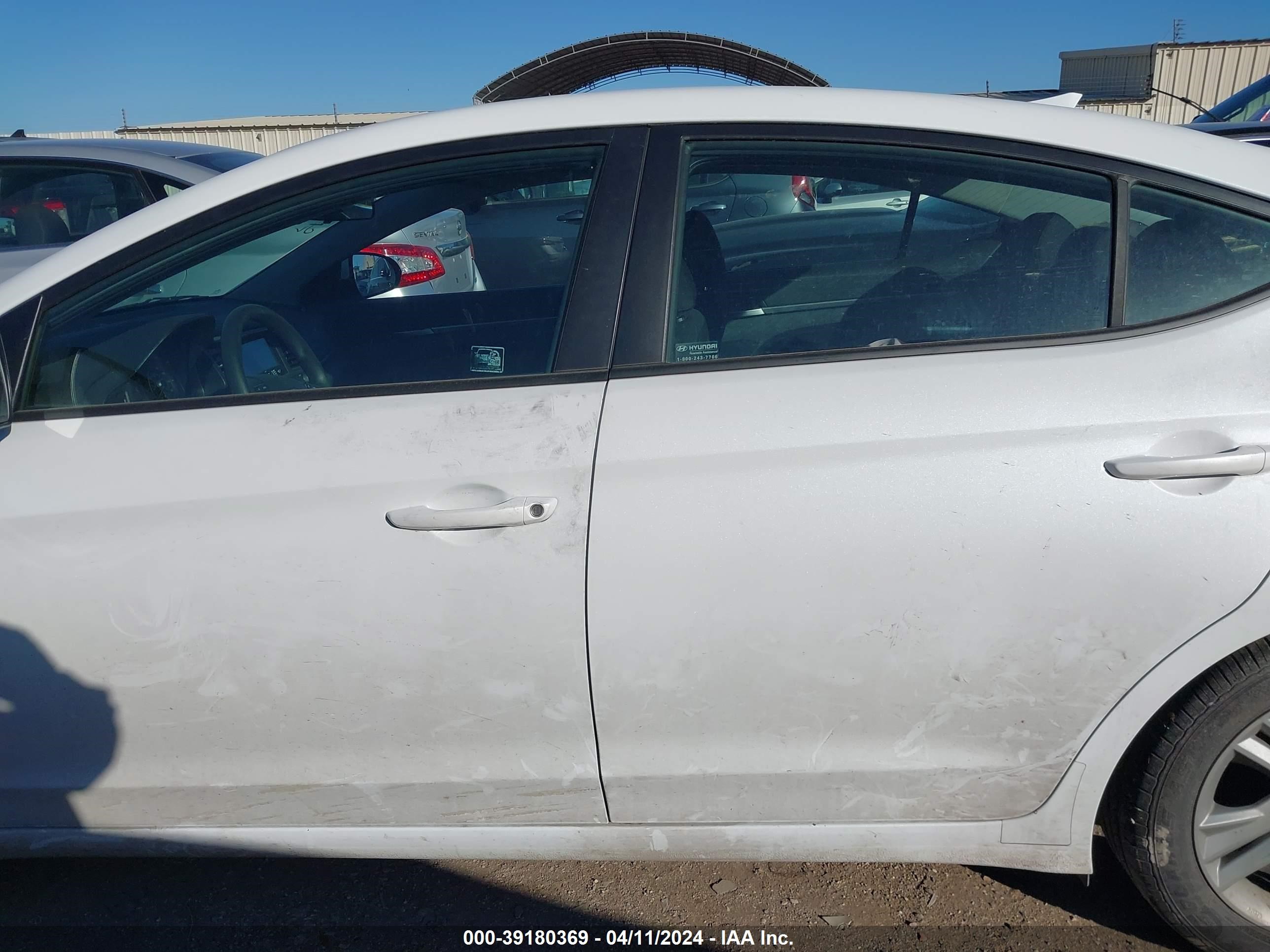 Photo 12 VIN: 5NPD84LF7LH627349 - HYUNDAI ELANTRA 