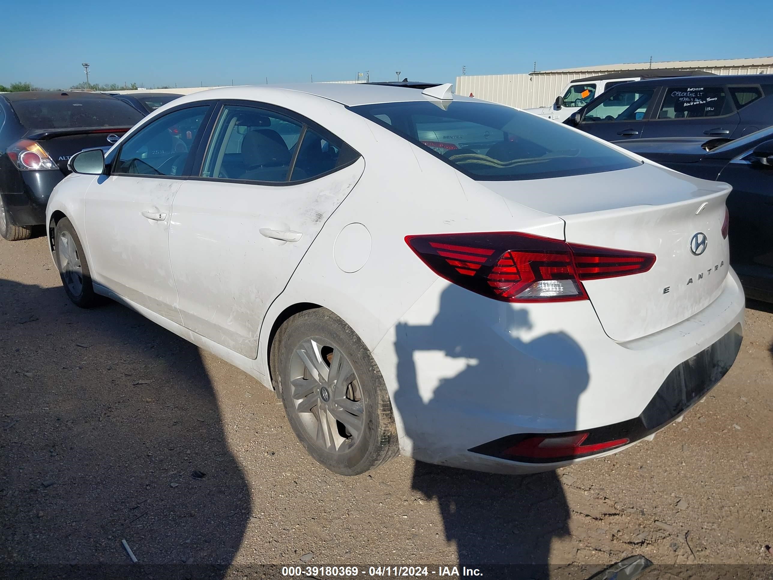 Photo 2 VIN: 5NPD84LF7LH627349 - HYUNDAI ELANTRA 