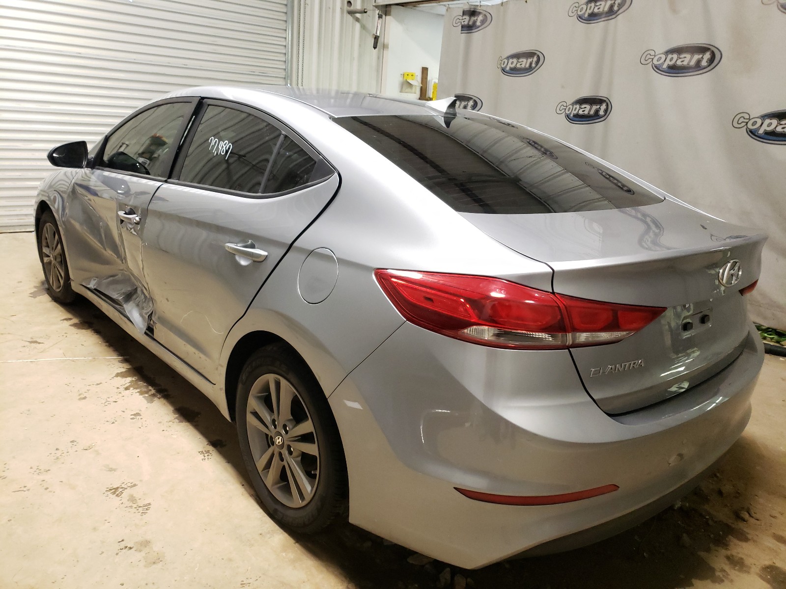 Photo 2 VIN: 5NPD84LF8HH010291 - HYUNDAI ELANTRA 