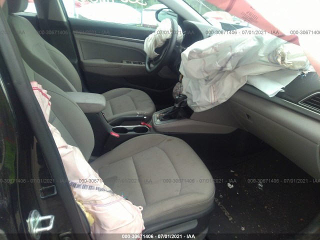 Photo 4 VIN: 5NPD84LF8HH014177 - HYUNDAI ELANTRA 