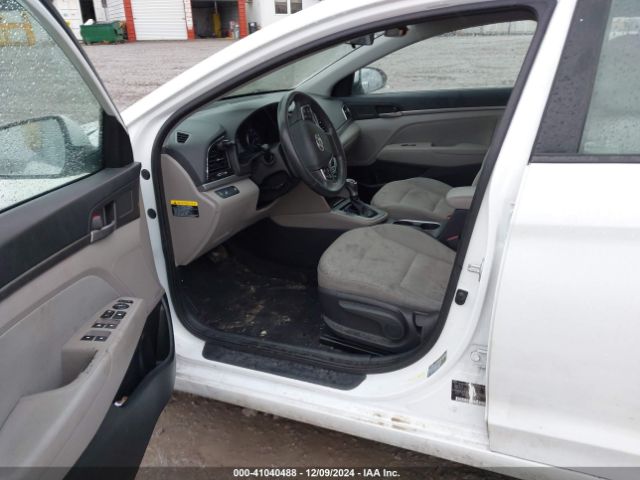 Photo 4 VIN: 5NPD84LF8HH027835 - HYUNDAI ELANTRA 