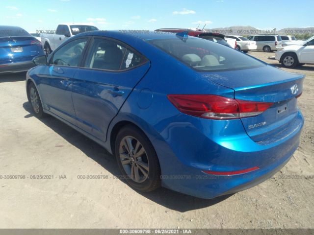 Photo 2 VIN: 5NPD84LF8HH032906 - HYUNDAI ELANTRA 