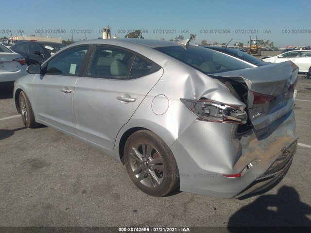 Photo 2 VIN: 5NPD84LF8HH043467 - HYUNDAI ELANTRA 