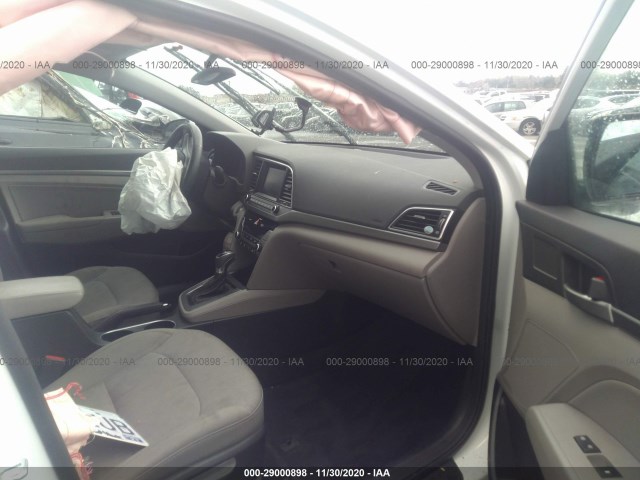 Photo 4 VIN: 5NPD84LF8HH045879 - HYUNDAI ELANTRA 