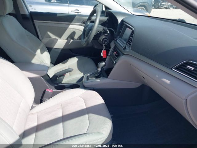 Photo 4 VIN: 5NPD84LF8HH057241 - HYUNDAI ELANTRA 