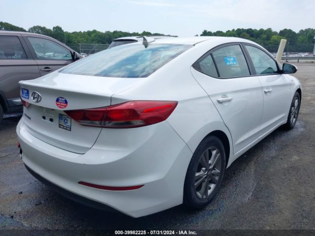 Photo 3 VIN: 5NPD84LF8HH057840 - HYUNDAI ELANTRA 