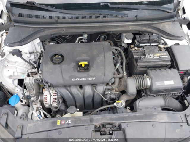 Photo 9 VIN: 5NPD84LF8HH057840 - HYUNDAI ELANTRA 