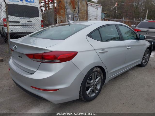 Photo 3 VIN: 5NPD84LF8HH098971 - HYUNDAI ELANTRA 