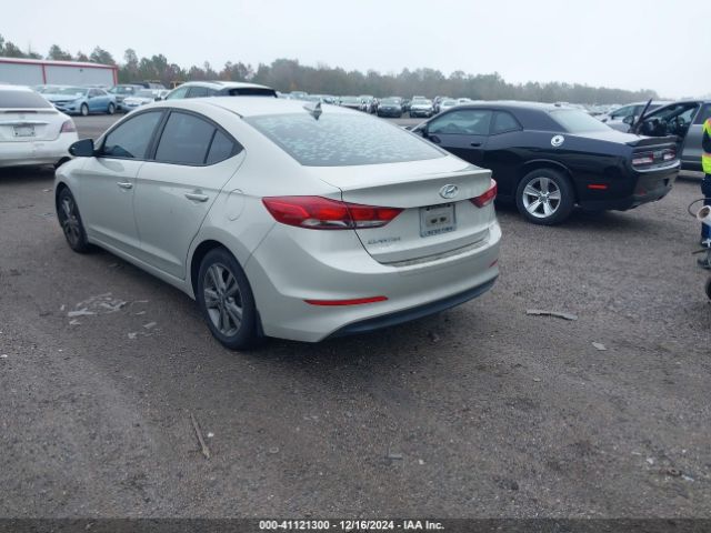 Photo 2 VIN: 5NPD84LF8HH108785 - HYUNDAI ELANTRA 