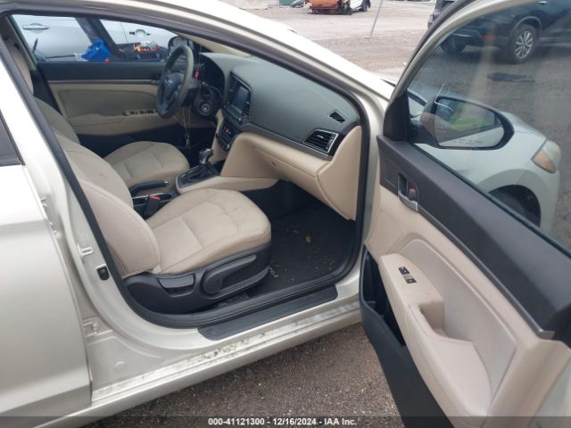 Photo 4 VIN: 5NPD84LF8HH108785 - HYUNDAI ELANTRA 